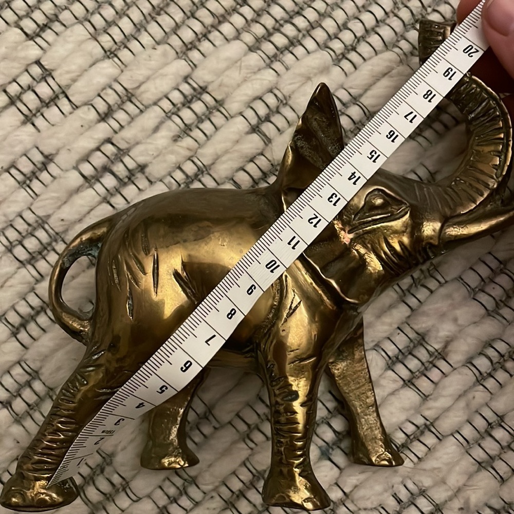 Large solid brass elephant - Picture 5 of 5